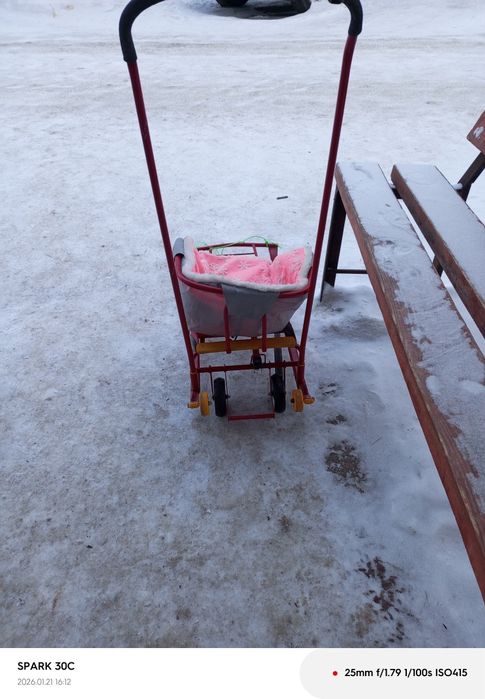 Санки с колесами и чехлом