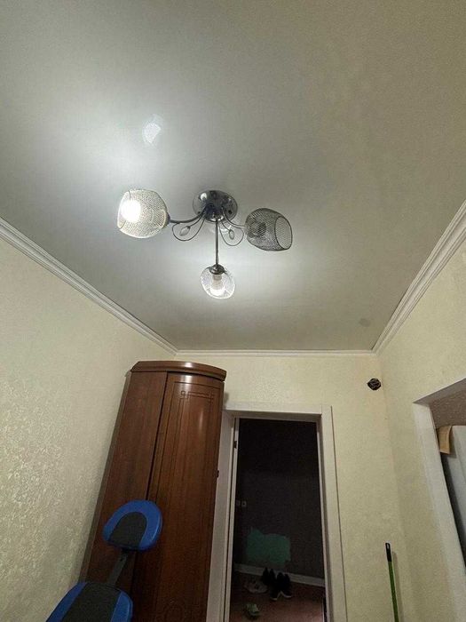 Продам люстры хорошие
