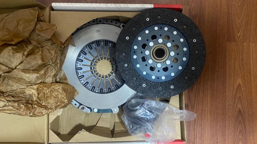 Продам запчасти на JAC T6 2021