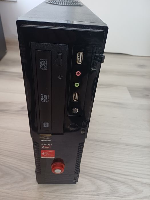 PC/calculator pentru scoala/filme/youtube