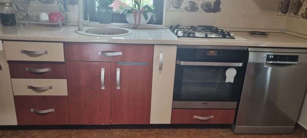 De vinzare mobilier de bucatarie