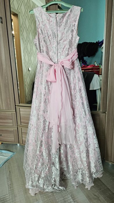 Платье в хорошем состоянии, одевала несколько раз.