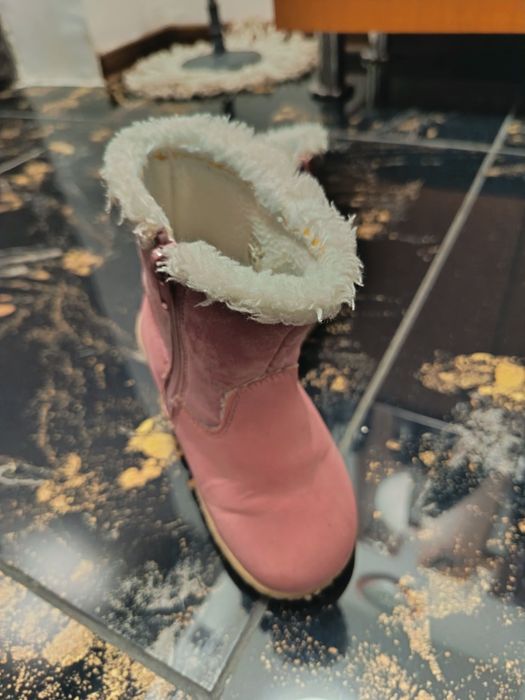 Cizmulițe fetițe, îmblănite mărimea 24.