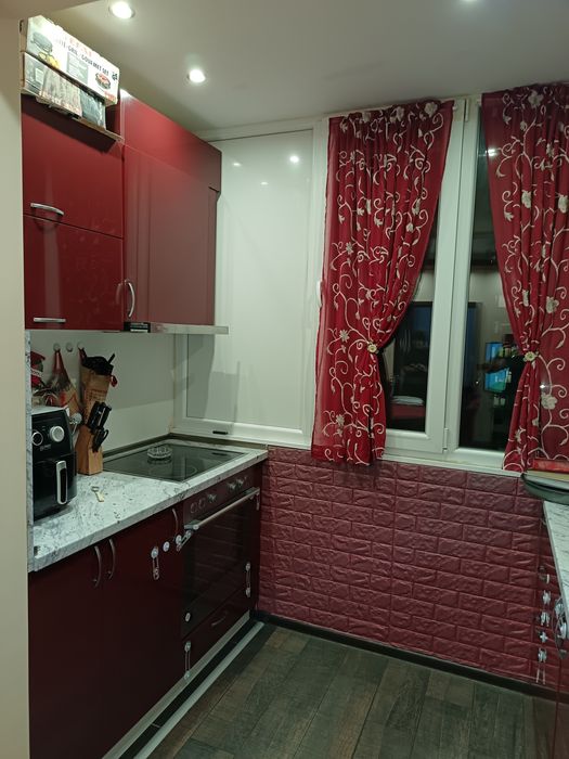 Продава се Тристаен апартамент в Варна, Кайсиева градина - 86 кв.м за 2094 €/кв.м - Снимка #2