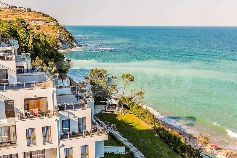 Продава се Двустаен апартамент в Бяла - 112 кв.м за 929 €/кв.м - Снимка #11