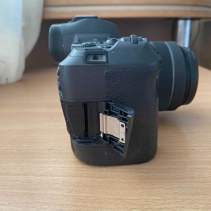 Canon EOS R + обектив Canon RF 24-50mm f/4.5-6.3 IS STM