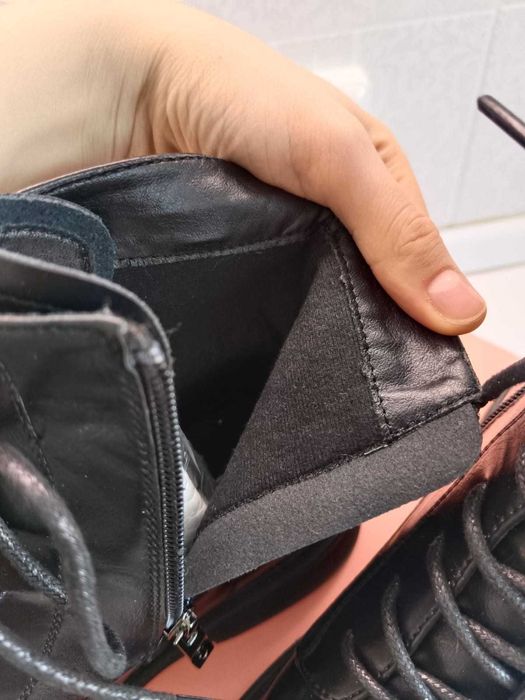 Продам демисезонные ботинки