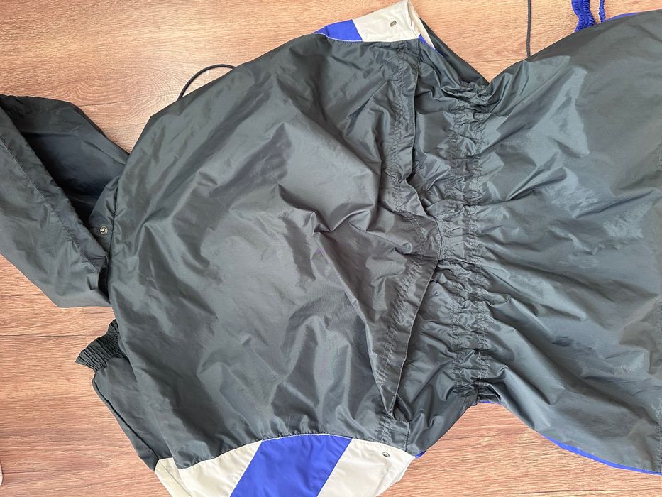 Винтидж 90-те Adidas много леко яке/ дъждобран с качулка размер M/L