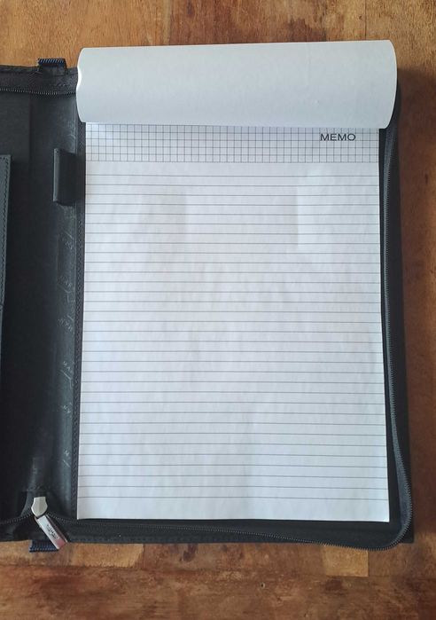 папка  за документи черен със синьо без/с цип Марксман Marksman А4