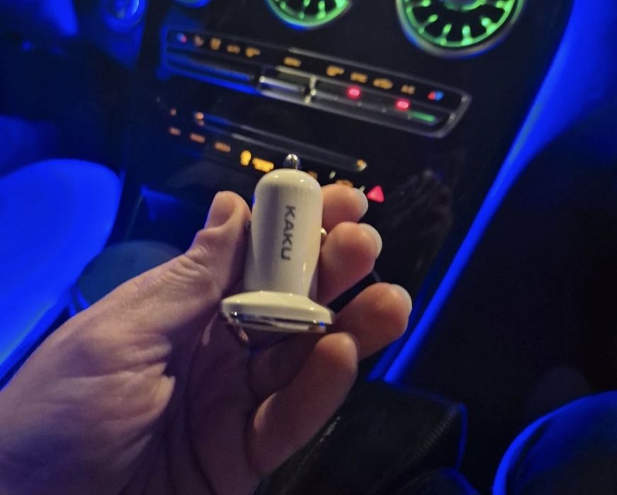 Adaptor încărcător auto