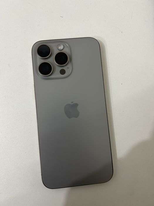 Iphone 15 pro max Б/У