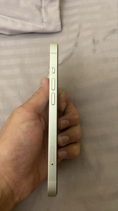 срочно продам IPhone 13