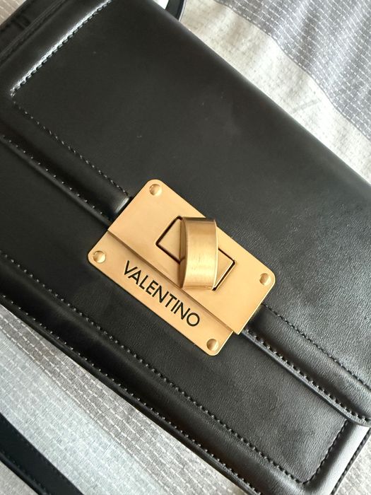 Черна дамска чанта Valentino