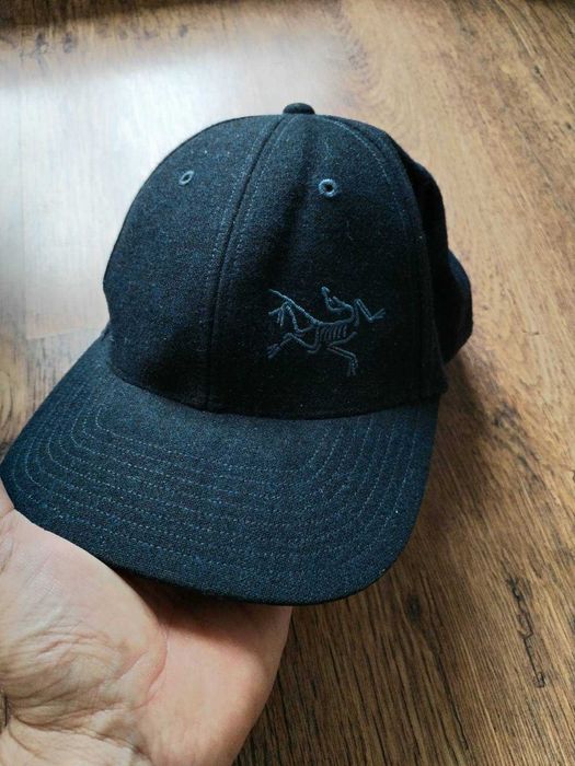 arc'teryx wool ball cap - страхотна мъжка шапка С/М 100% оригинал отлично състояние