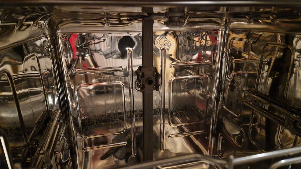 Стояща съдомиялна Wirpool