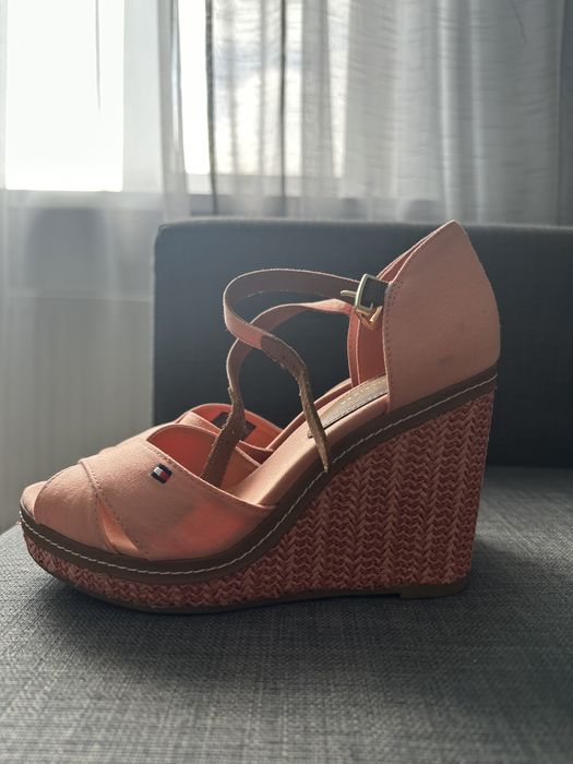 Босоножки женские