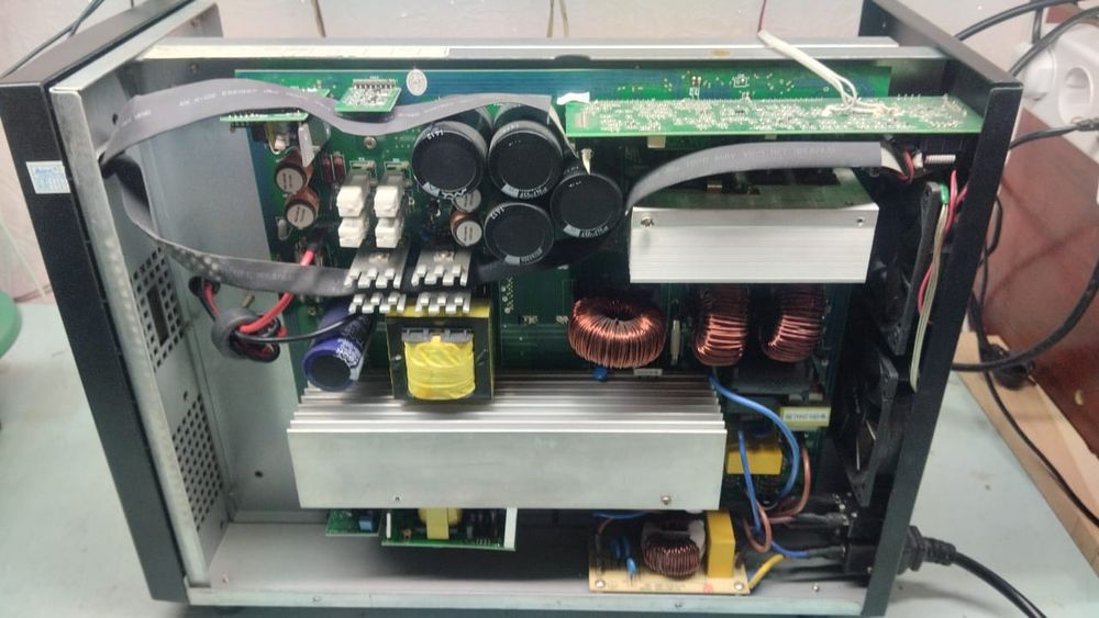 ИБП svc PT-3K-lcd