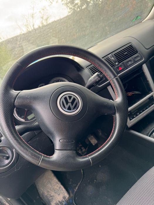 Vând golf 4, 1.6 benzină + gpl, nu pornește