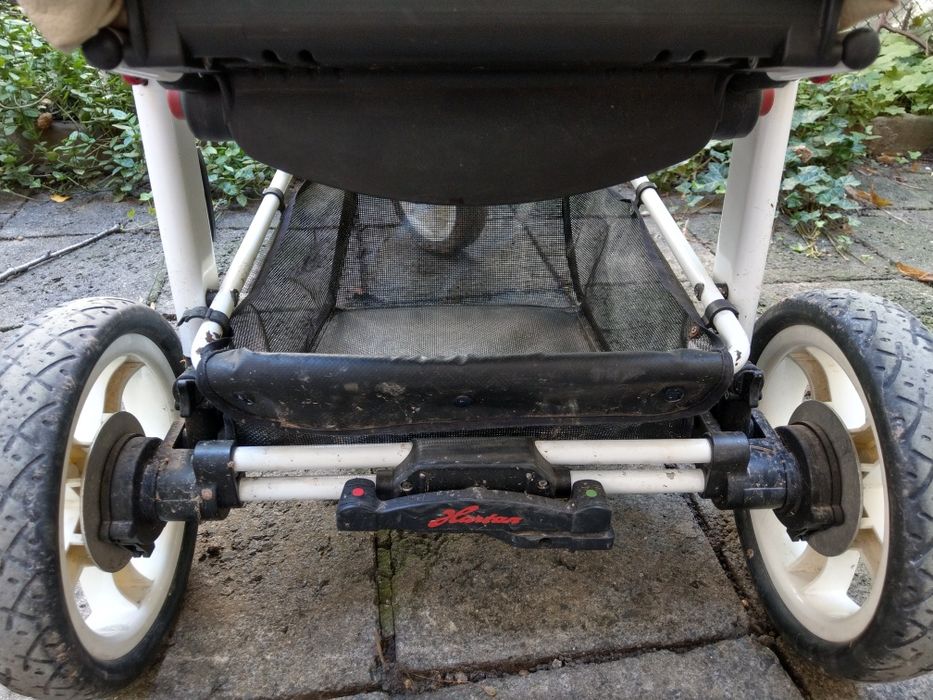 Масивна немска бебешка количка Hartan