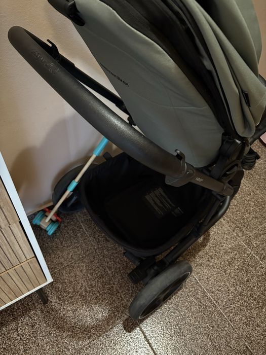 Количка Harvey 5 Easywalker green и кошче Cybex Cloud T i-size