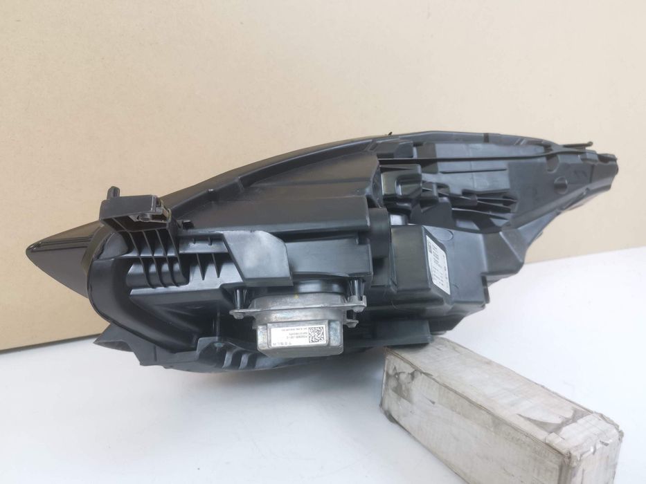 Тесла Модел 3/Y / Tesla Model 3/Y Дясна фара LED Tesla Model 3/Y Ориги