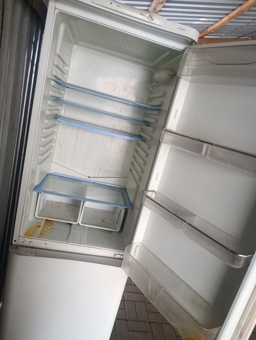 Холодильник индесит