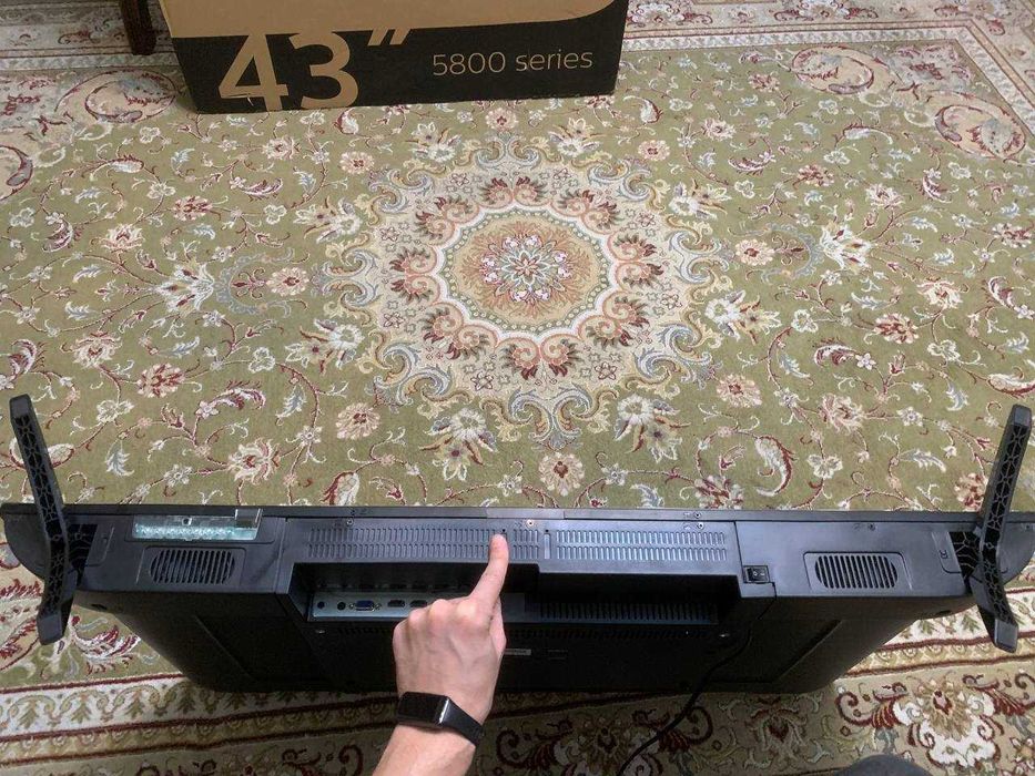 Телевизор philips 5800 series 43 дюйма.