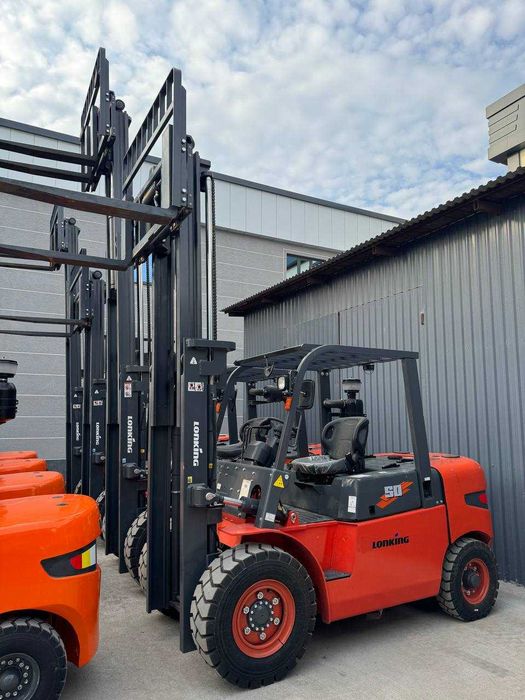 Вилочный погрузчик Автокара Кара