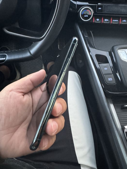 Продам 11 про с коробкой.