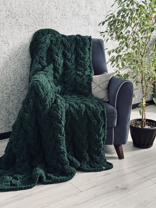 Продам плед ручной работы из нежной пряжи Puffy