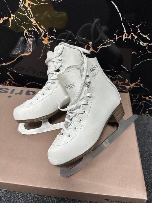 Продам коньки женские