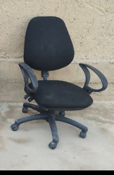 Батареи чугун ва 1 дона кресло