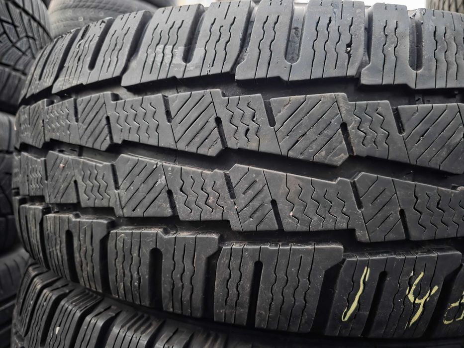 2бр Зимни гуми за бус 215 65 16 С - Michelin