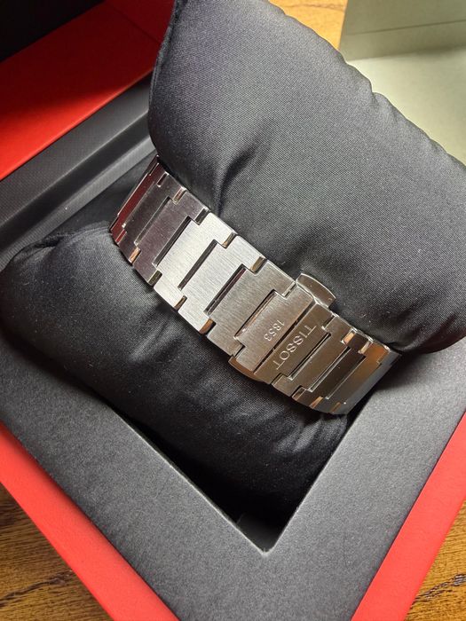 Tissot PRX почти новые оригинал