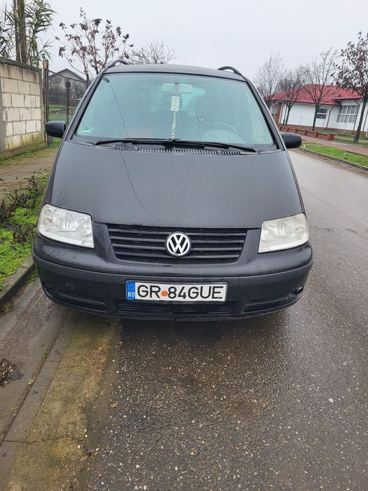 Vând volkswagen sharan