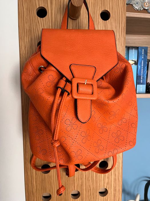 Дамска раница - удобна и практична