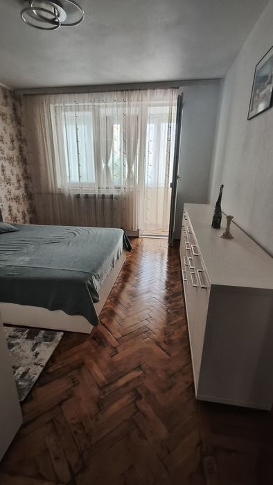 Apartament de închiriat.