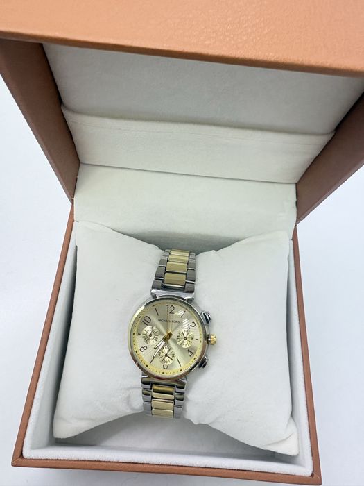 Часы наручные женские