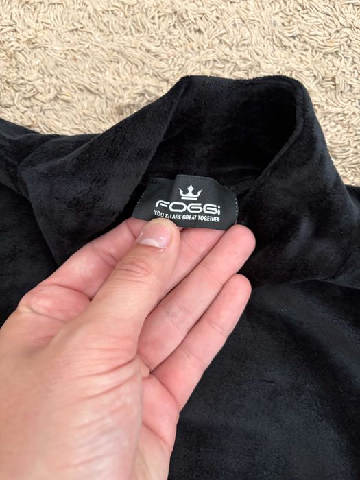 Compleu Foggi Bluza pe Gat si Pantaloni Evazati Catifea Negru Marimea XS (EUR36)