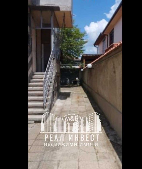 Продавам къща близнак в гр. Димитровград