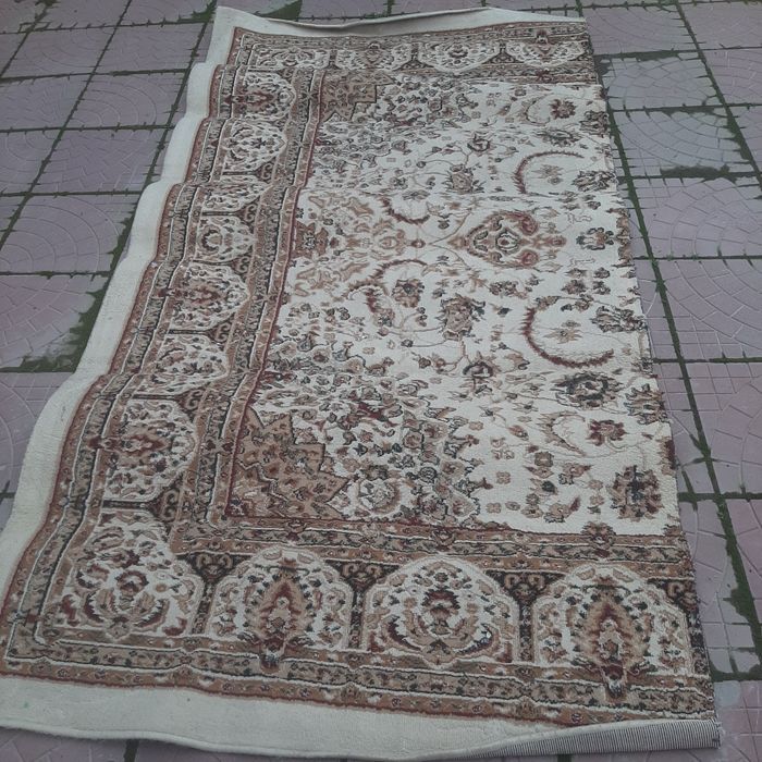 Продам ковёр. В хорошем состоянии.