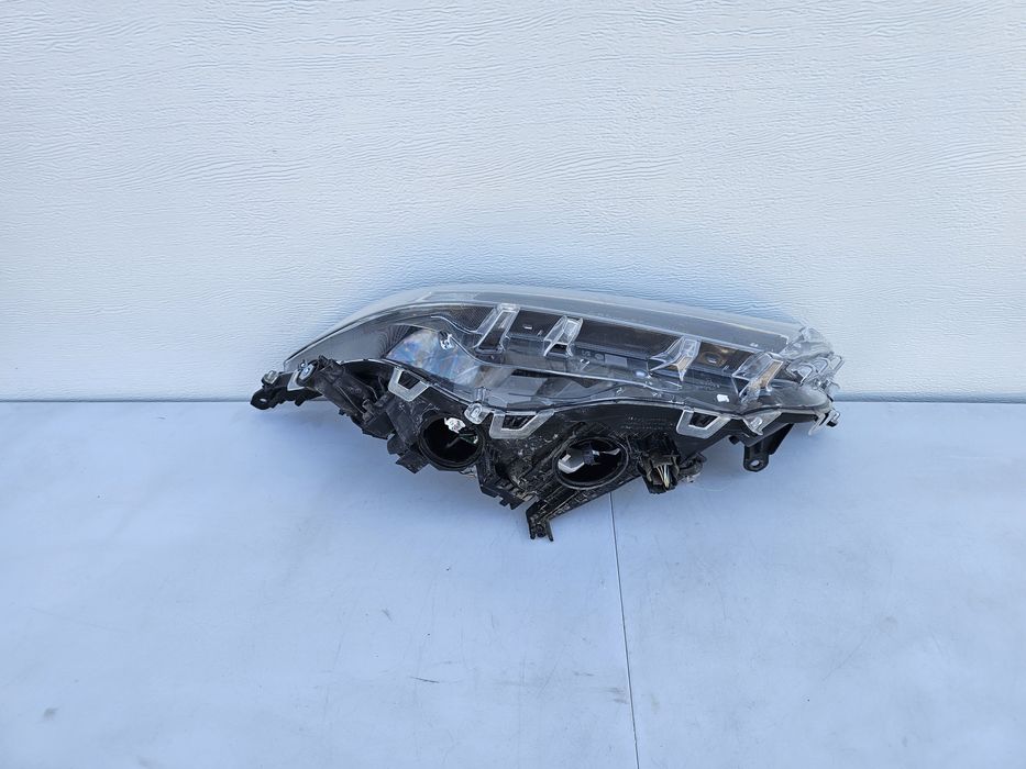 Far dreapta Toyota Rav4 Full Led