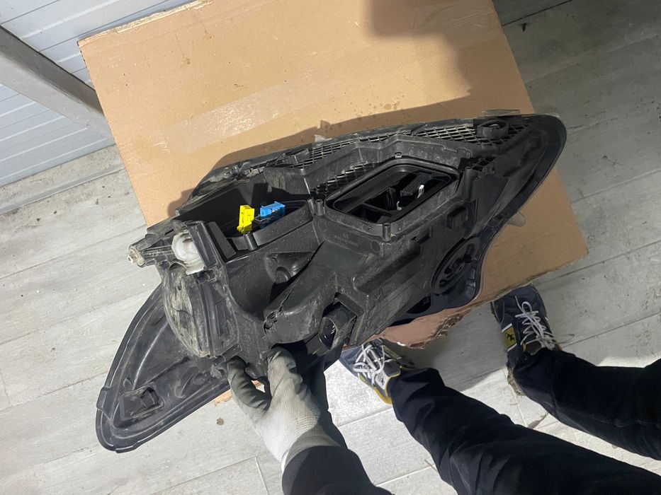 Far dreapta Mercedes Vito W447 ILS f204 f206 V CLASS Cod A4479060201