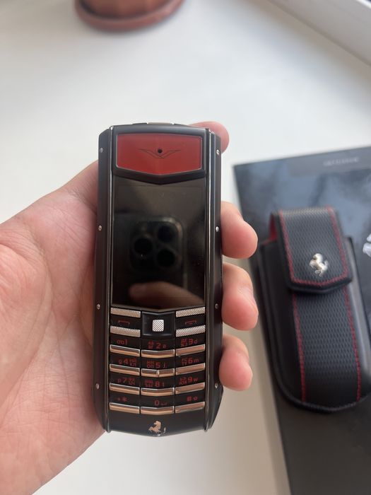 Vertu ascent ti ferrari limited edition