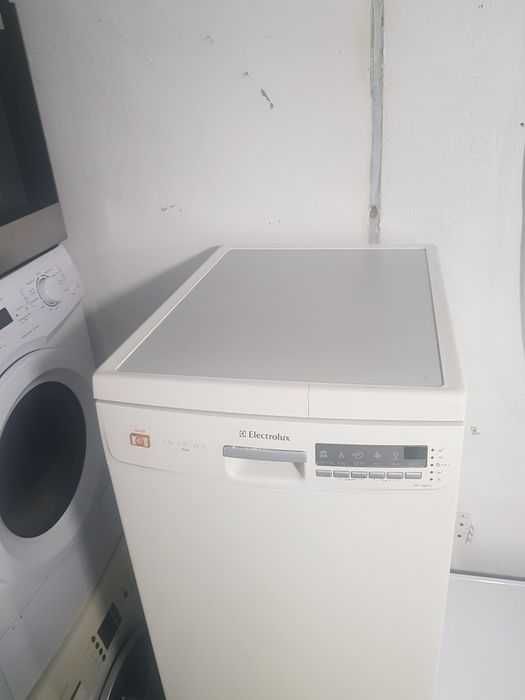 Малка съдомиялна Electrolux