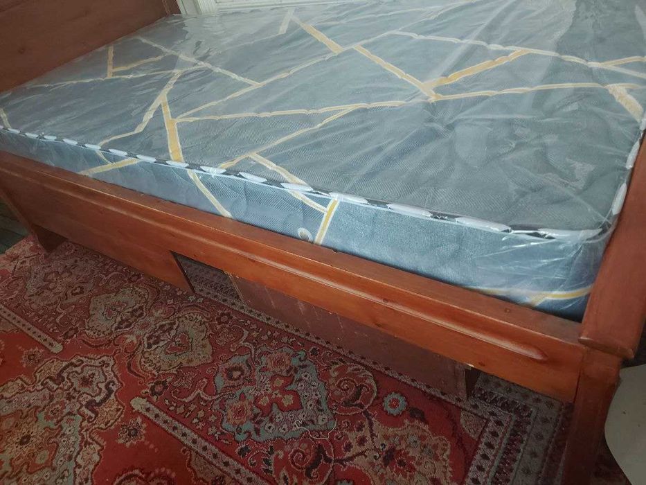 Кровать  деревянный, крепкий