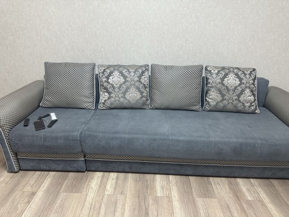 Продам диван для гостинной