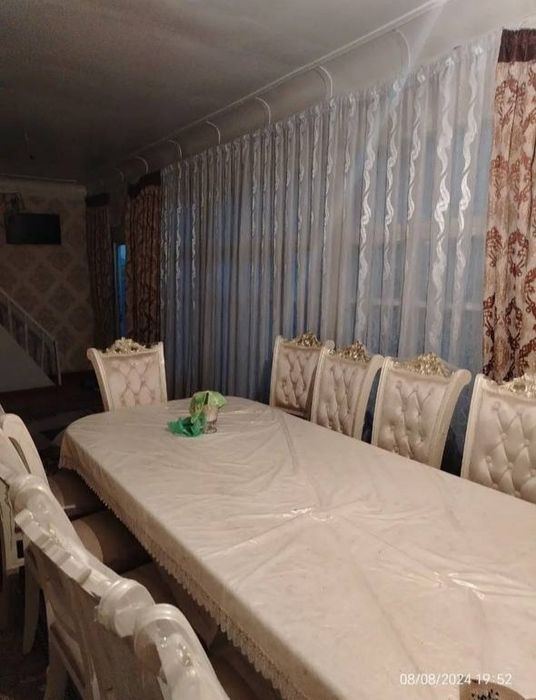 Uy sotiladi Dala hovli hamma sharoitga ega