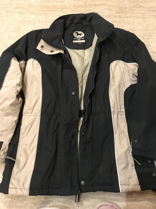 Дмско Яке Horseriding