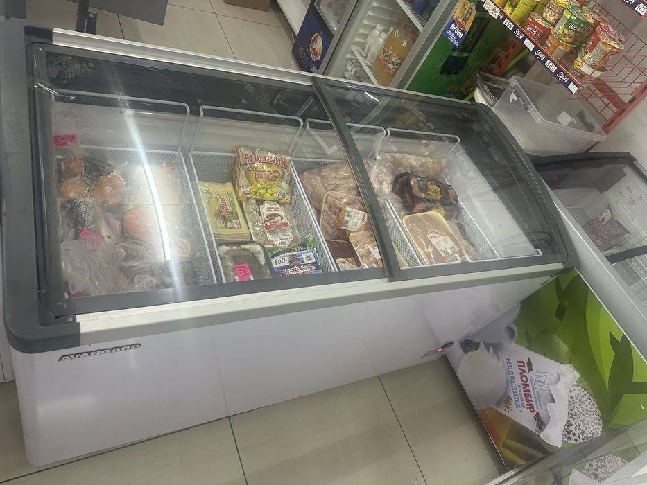 Продам витринный холодилники